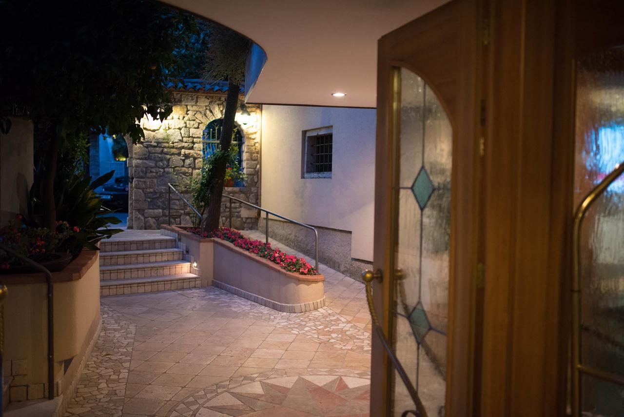 Hotel Venezia Malcesine Exterior foto