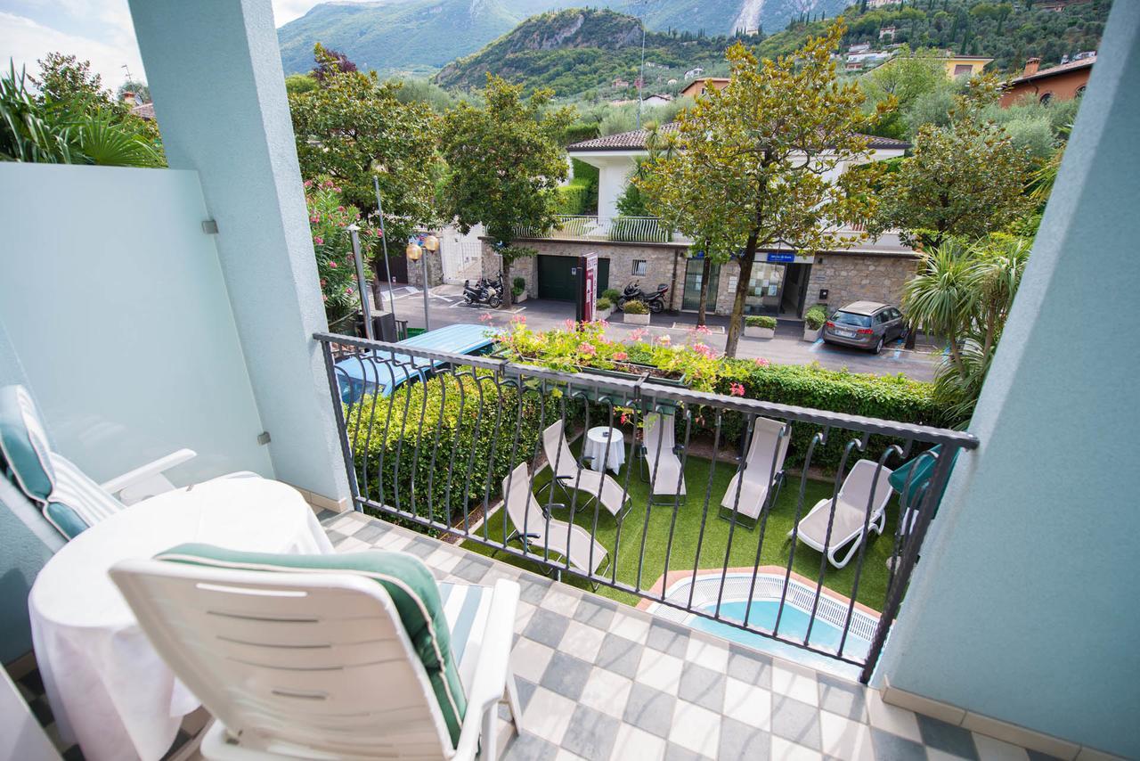 Hotel Venezia Malcesine Exterior foto